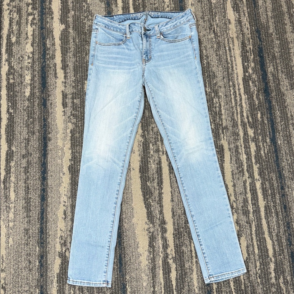 Size 8 AEO Light Blue Jegging Super Stretch Skinny Jeans - Picture 2 of 4